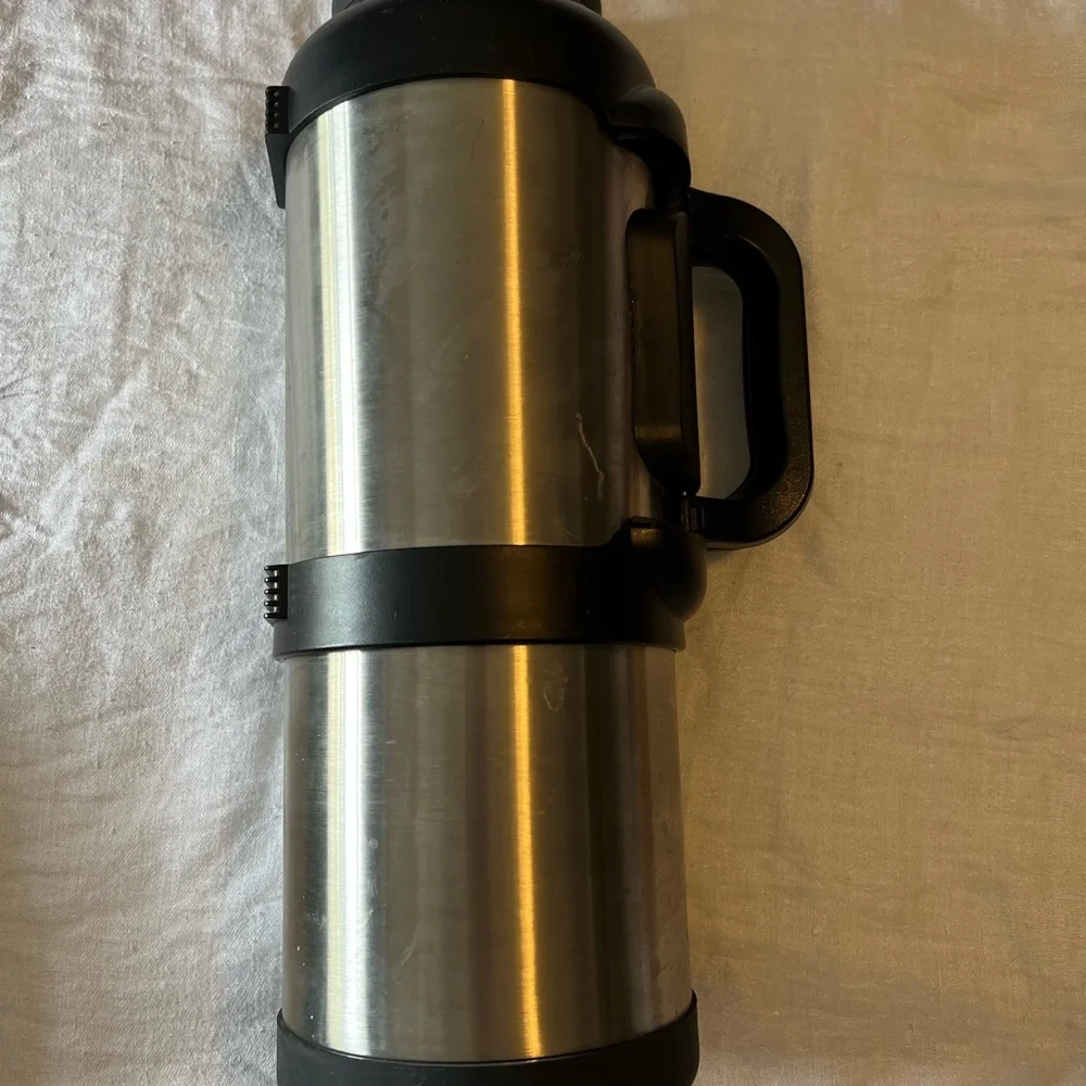 Manna Titan Stainless Steel Container with Black Base 4L. Double Wall. - Picture 2 of 10